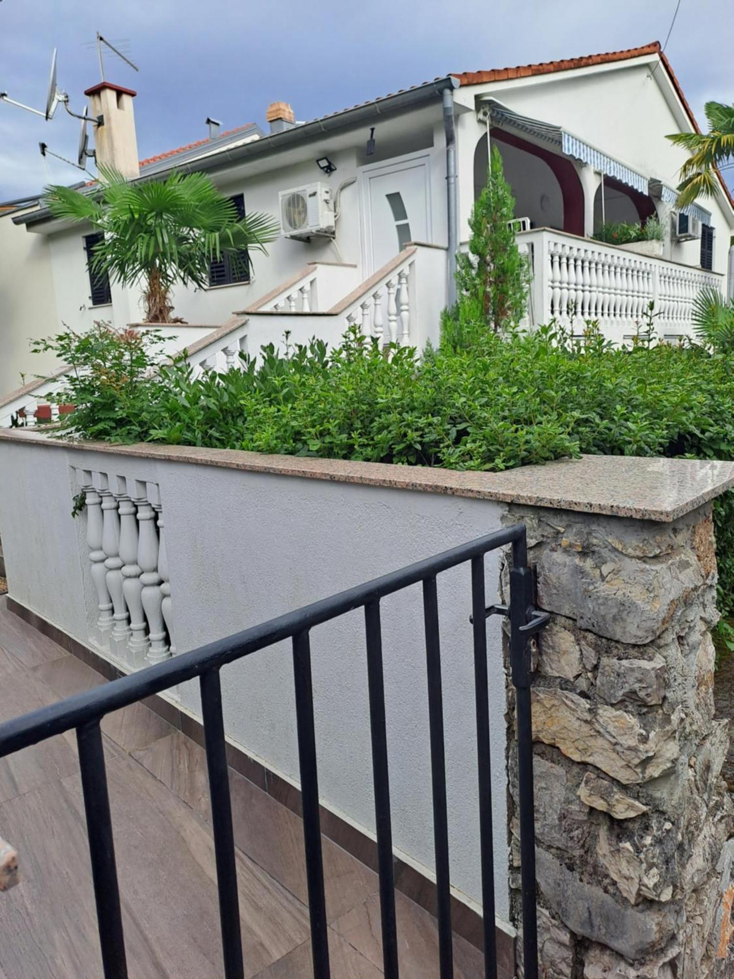 Apartments Stjepan Malinska Luaran gambar